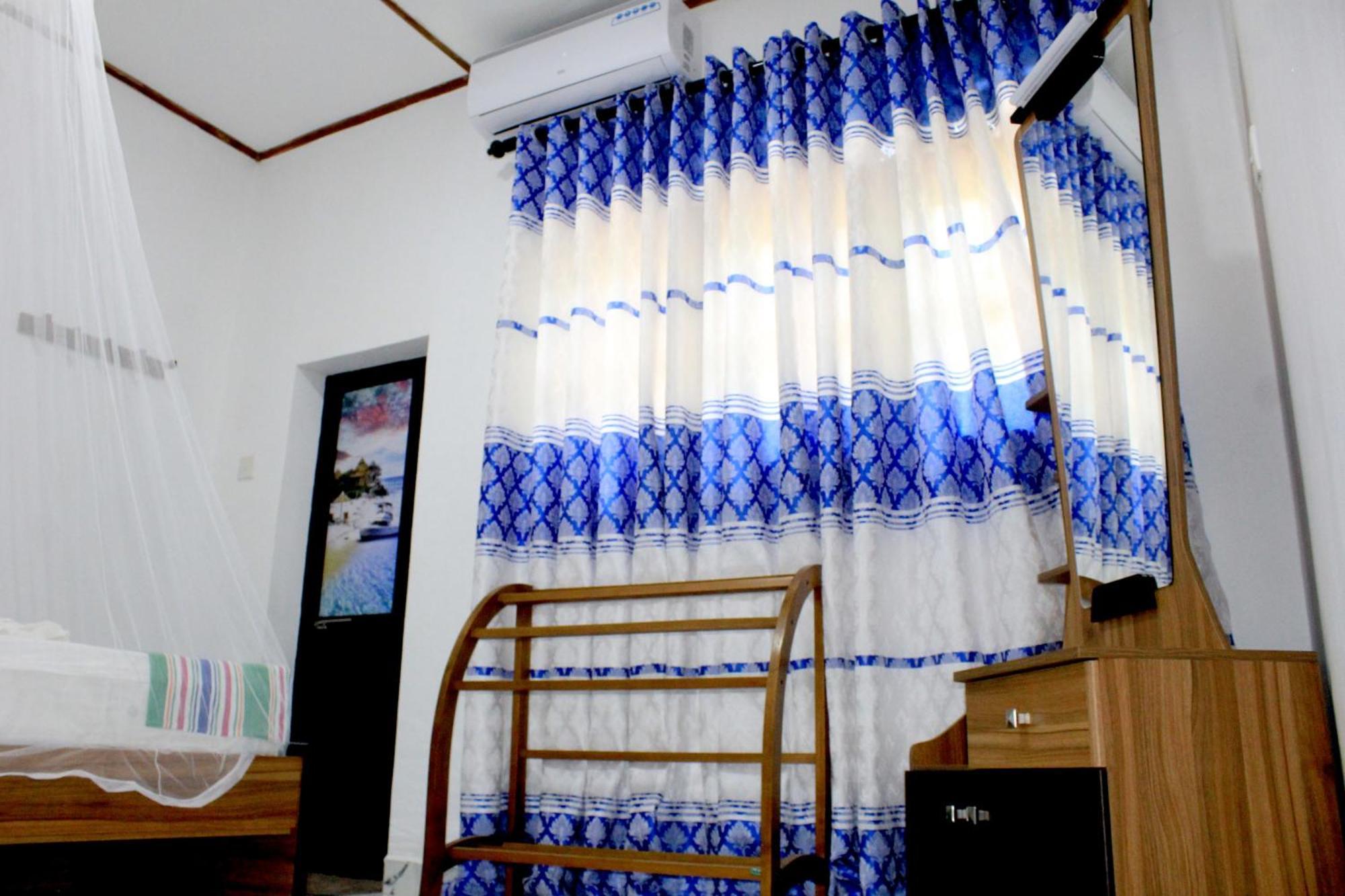 Nature Night Homestay Сигирия Екстериор снимка
